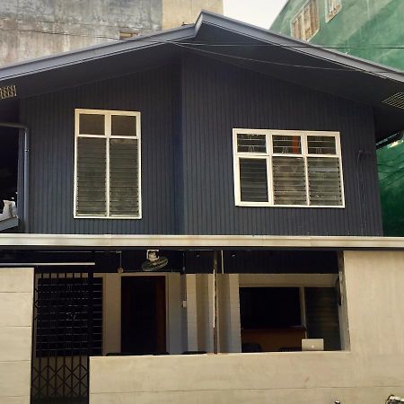 The Hub District Hostel And Dorm Makati City Esterno foto