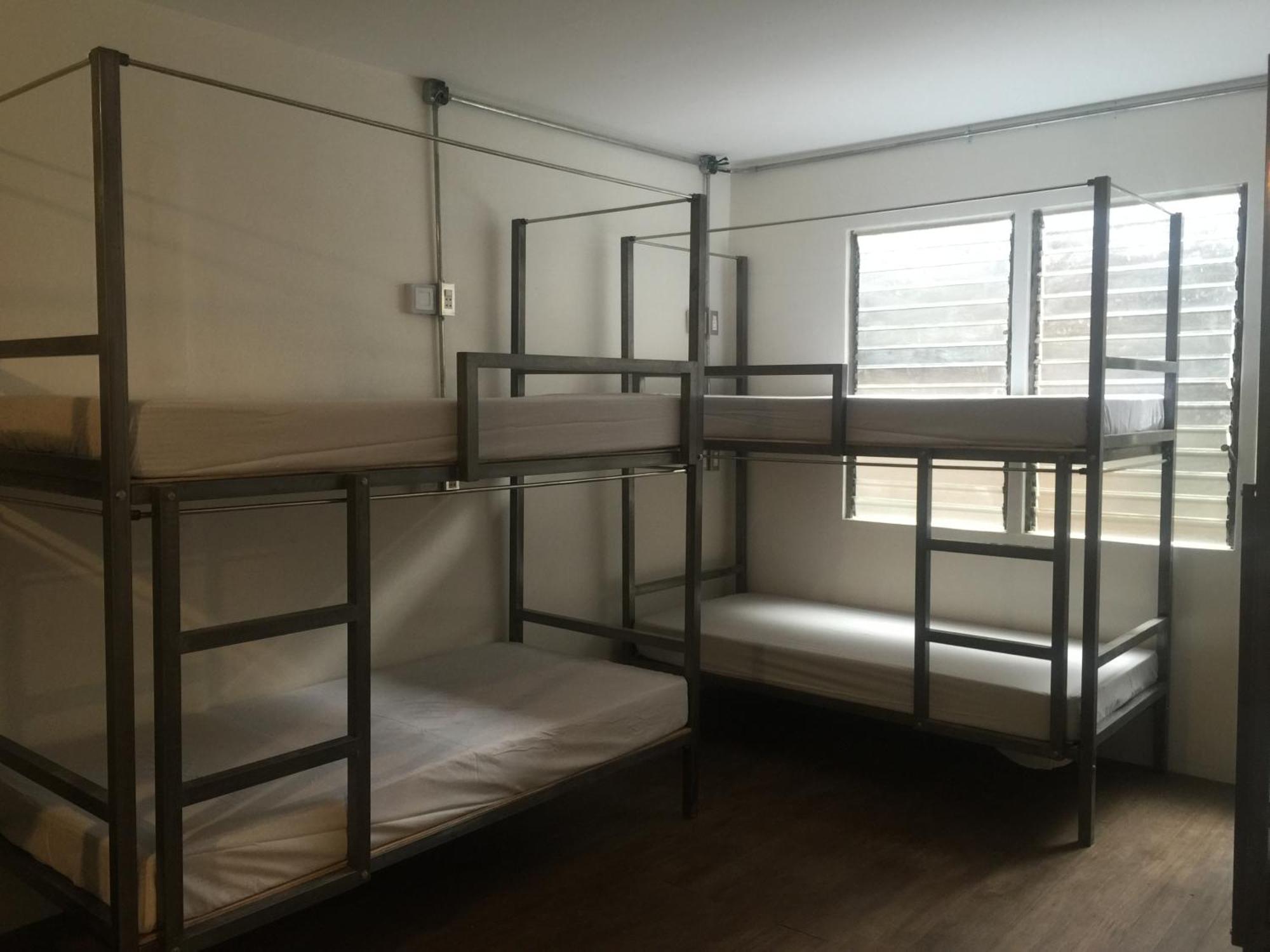 The Hub District Hostel And Dorm Makati City Esterno foto