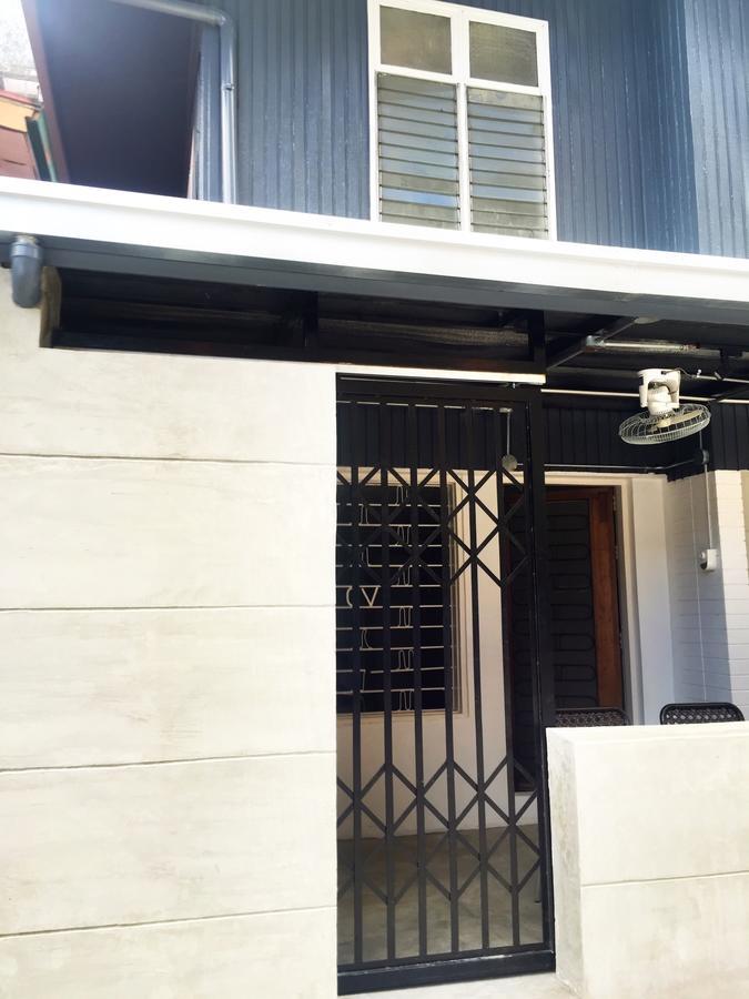 The Hub District Hostel And Dorm Makati City Esterno foto